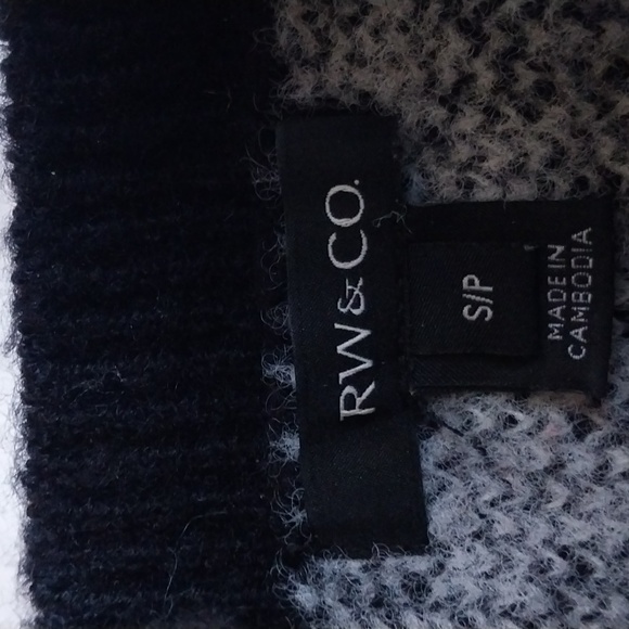 RW & CO cute Love hearts print Sweater sz  Small in Black - Picture 4 of 5